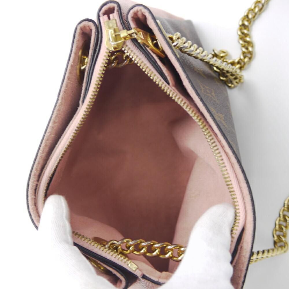 Louis Vuitton Shoulder Bags