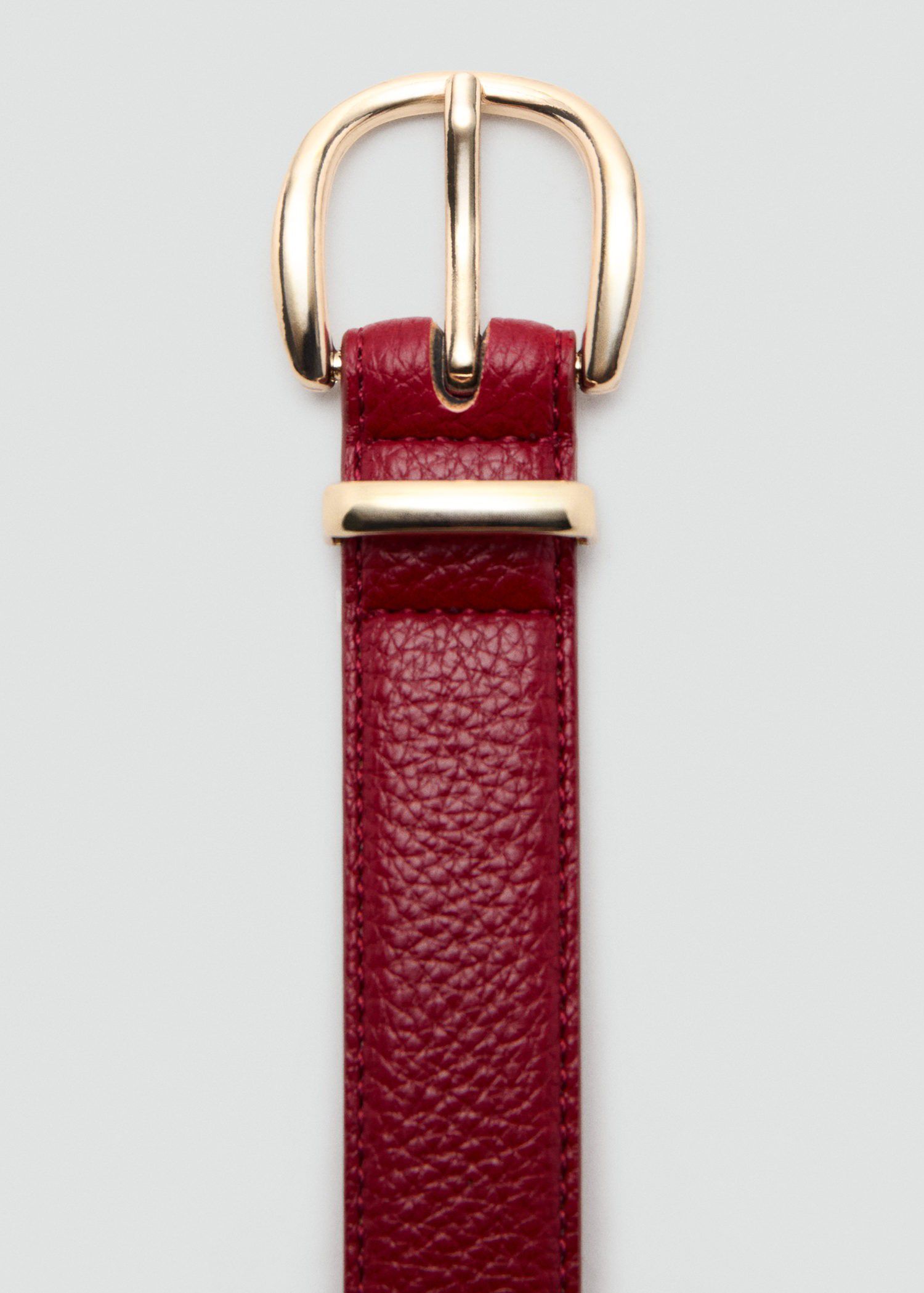 Oval buckle belt