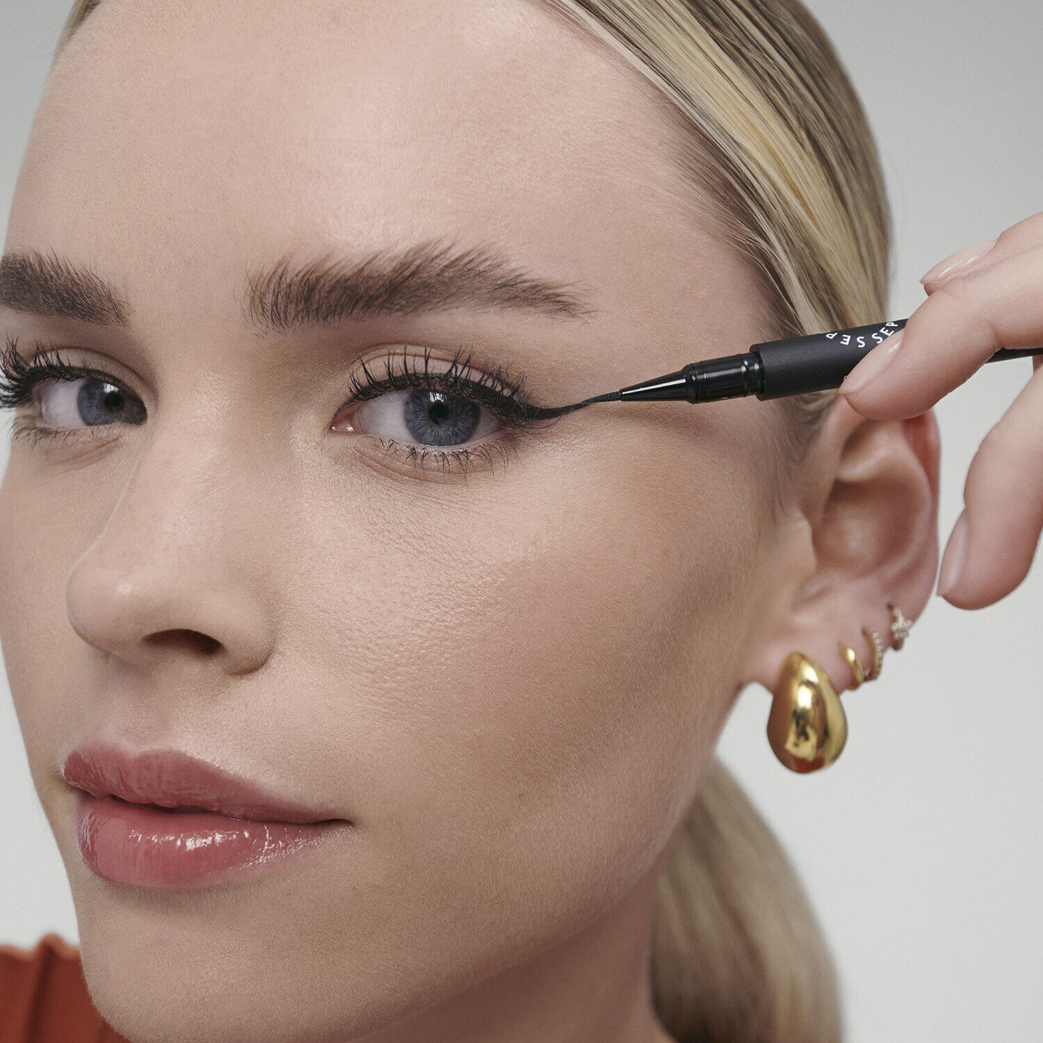 12H Intense Ink Felt Liner Fine Line - Superexakt och intensiv eyelin