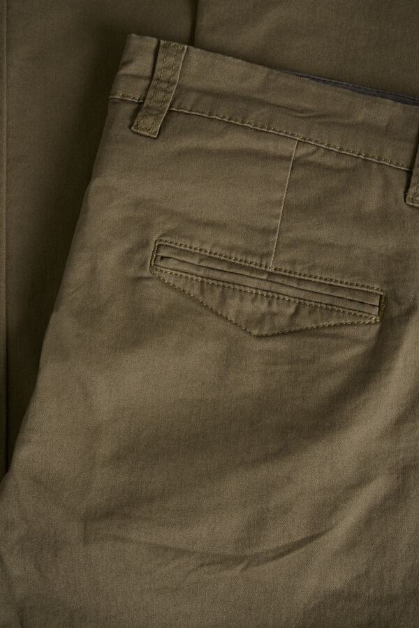 Paul New Chino