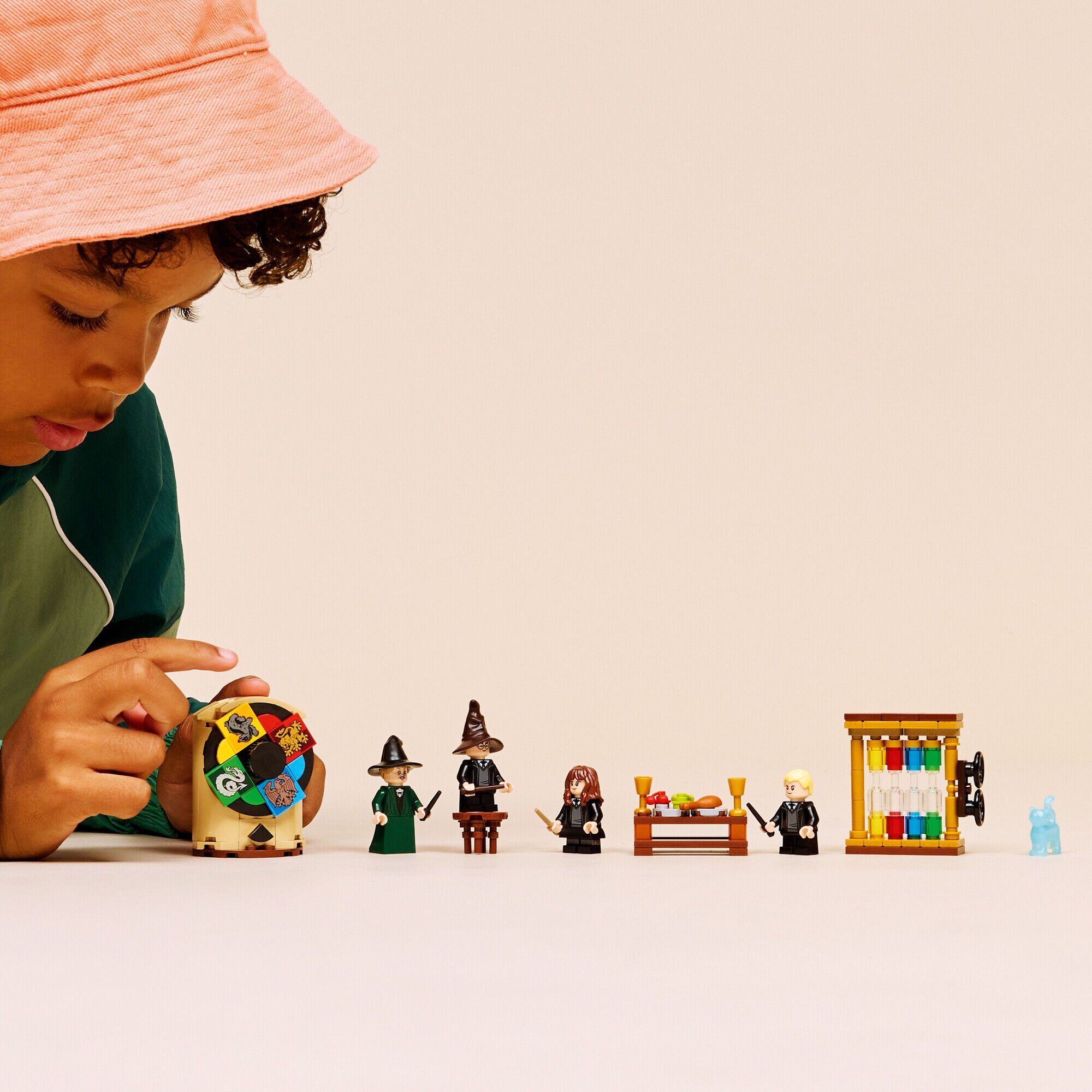 Hogwarts-slottet - Fordelingshat-ceremoni 76460