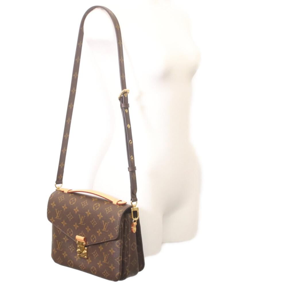Louis Vuitton Shoulder Bags