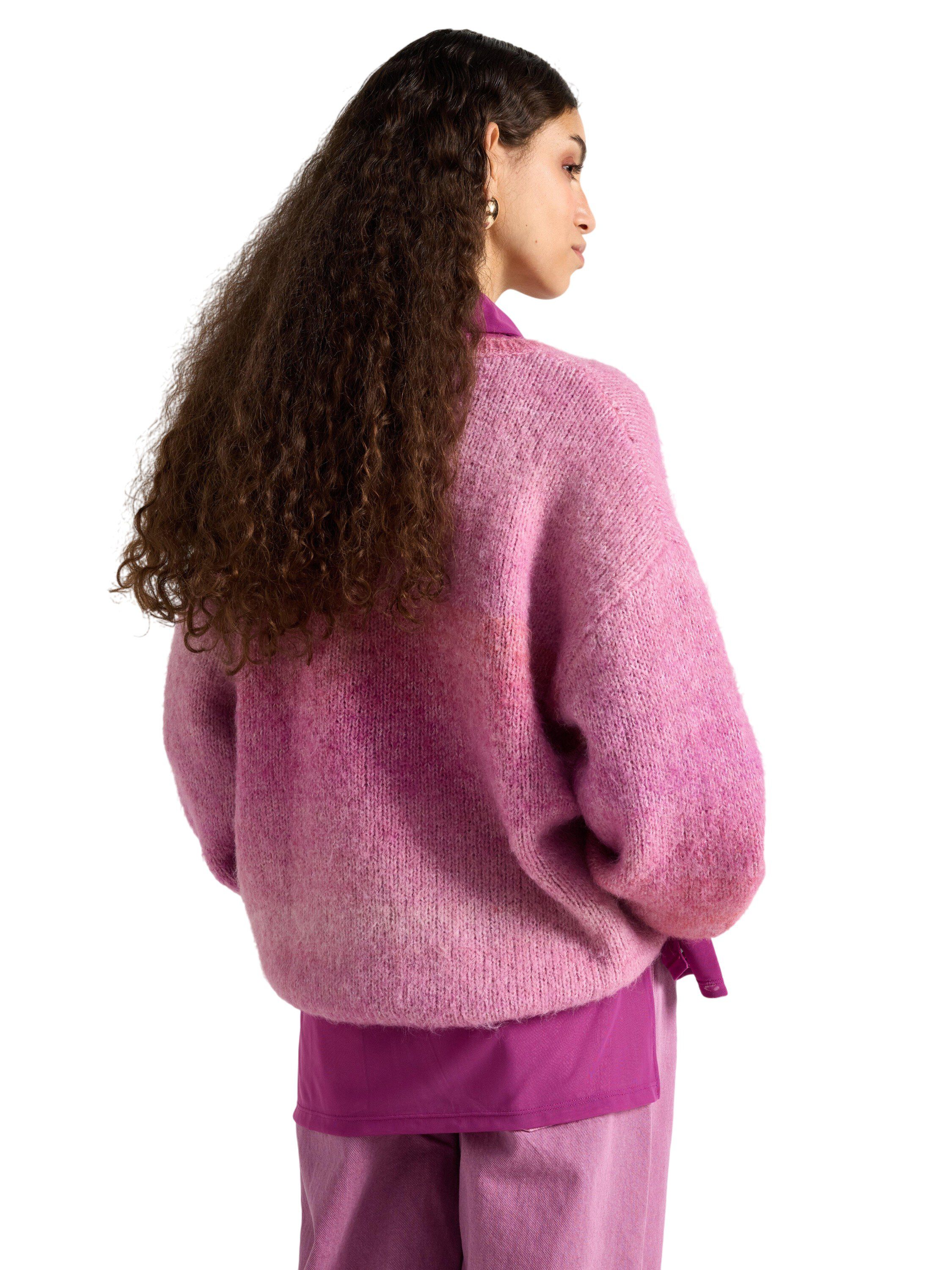Soft knitted jumper with an oversiz