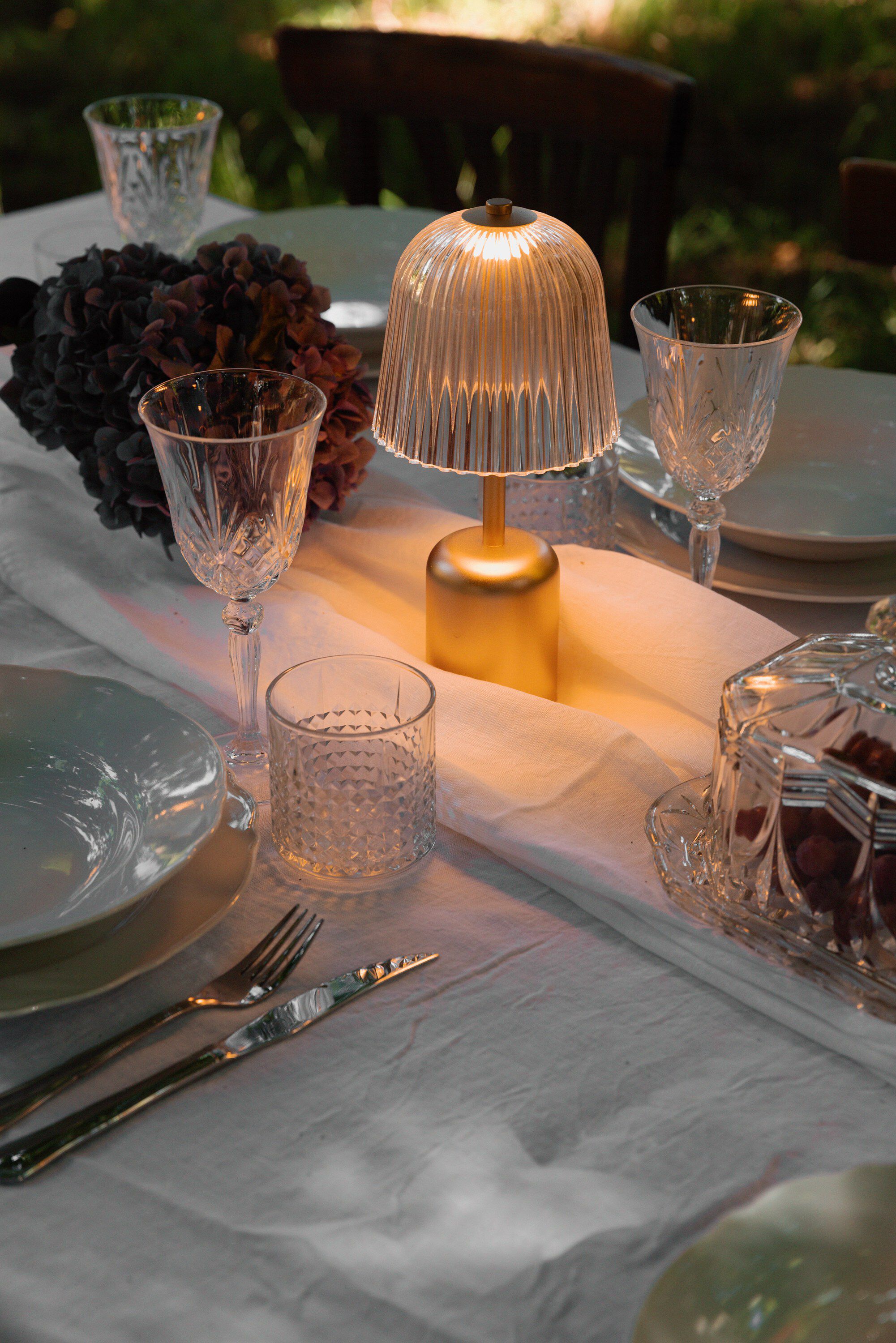 Asteea Table, portable, satin brass / ripple clear