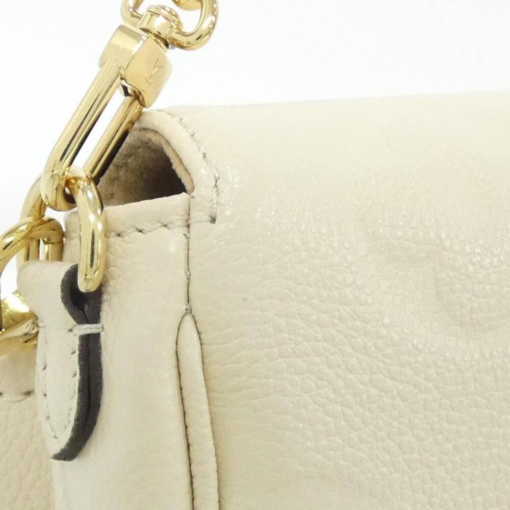 Louis Vuitton Shoulder Bags