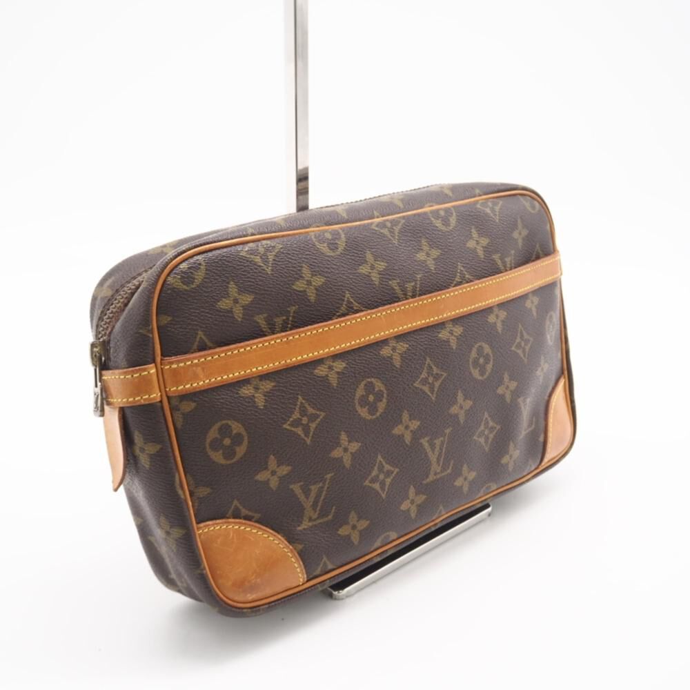 Louis Vuitton Clutch