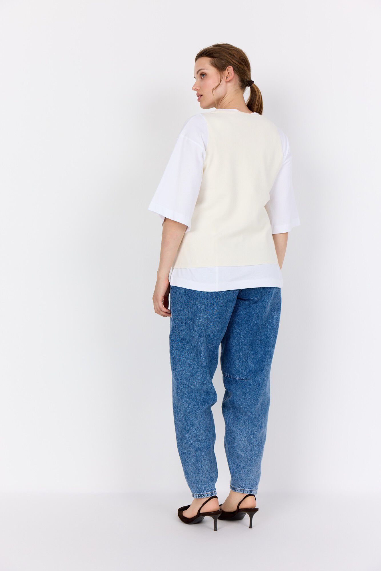 WA-SIKKA 5 Vest Off white