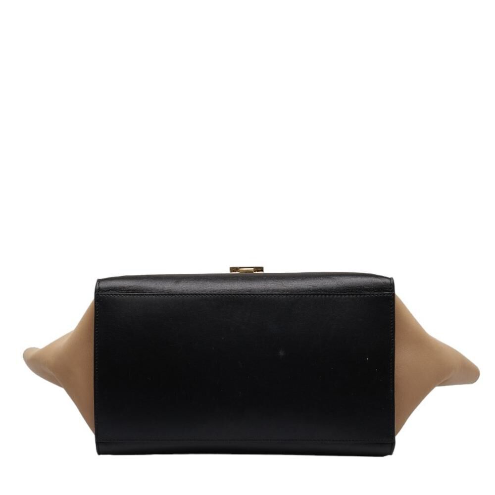 C&eacute;line Trapeze