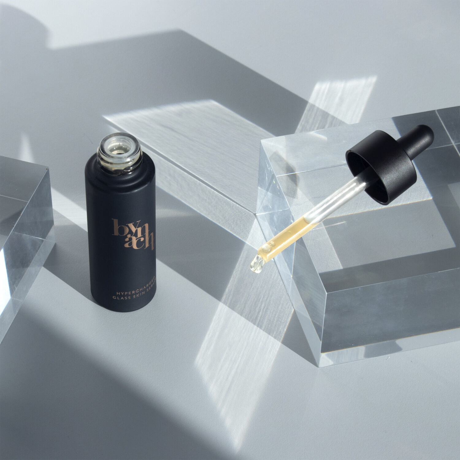 BY NACHT Hypercharged Glass Skin Serum 30 ml