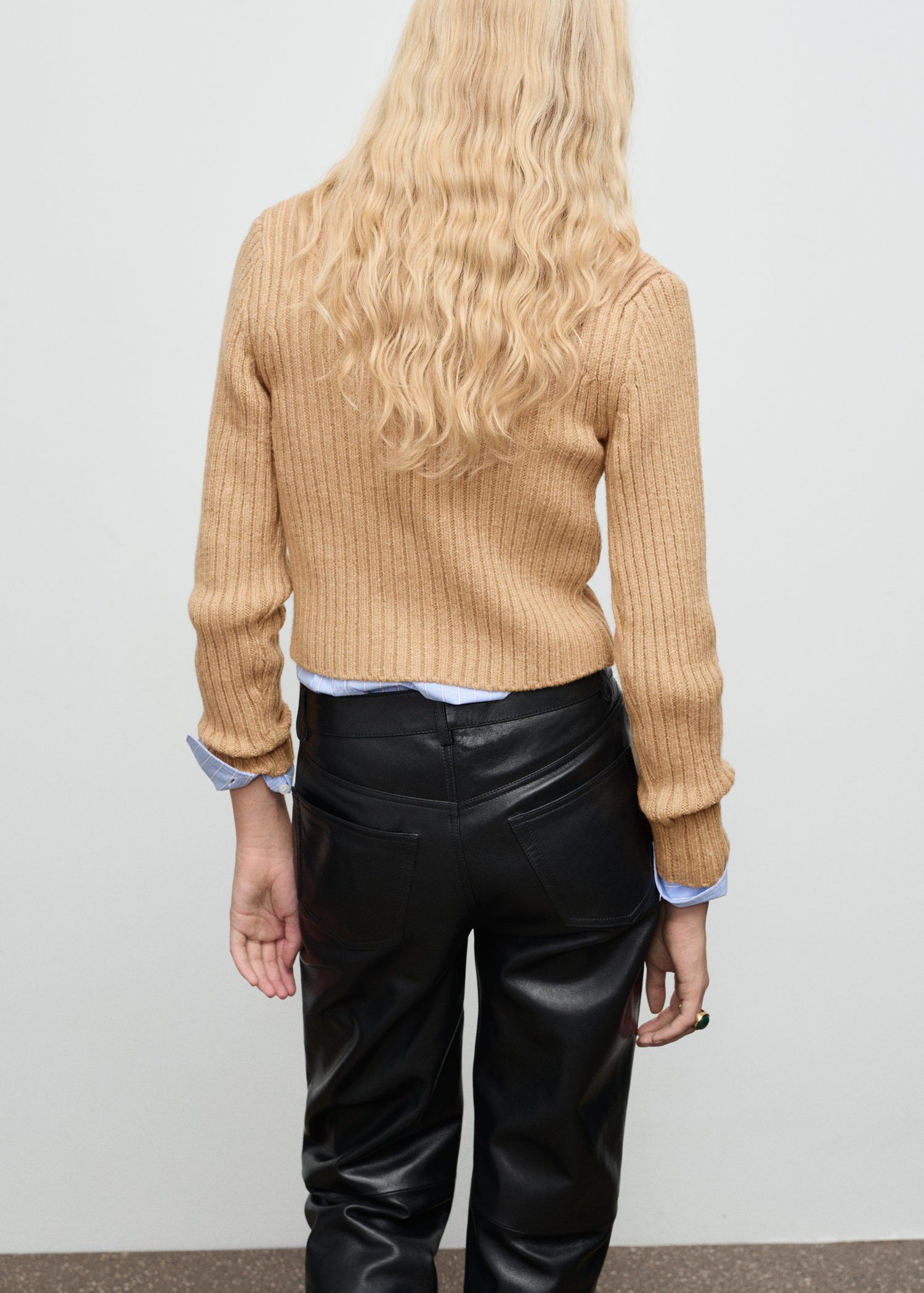 V-neck ribbed cardigan