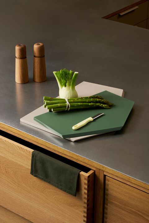 Zurich cutting board large, cumin