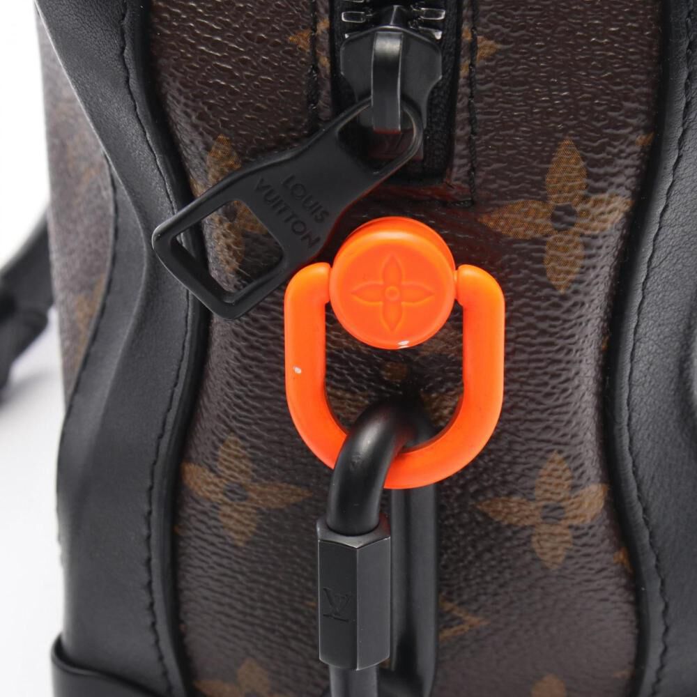 Louis Vuitton Shoulder Bags