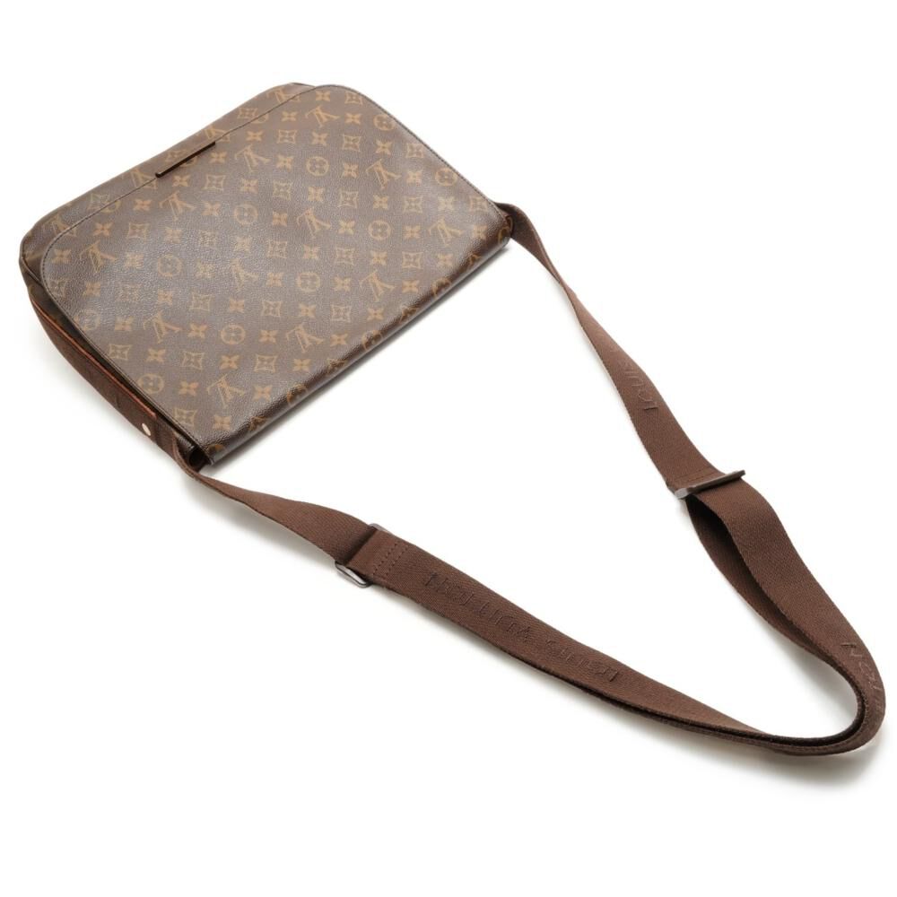 Louis Vuitton Messenger