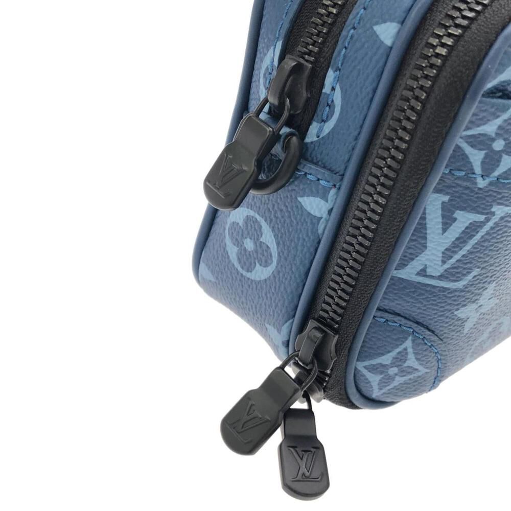 Louis Vuitton Shoulder Bags