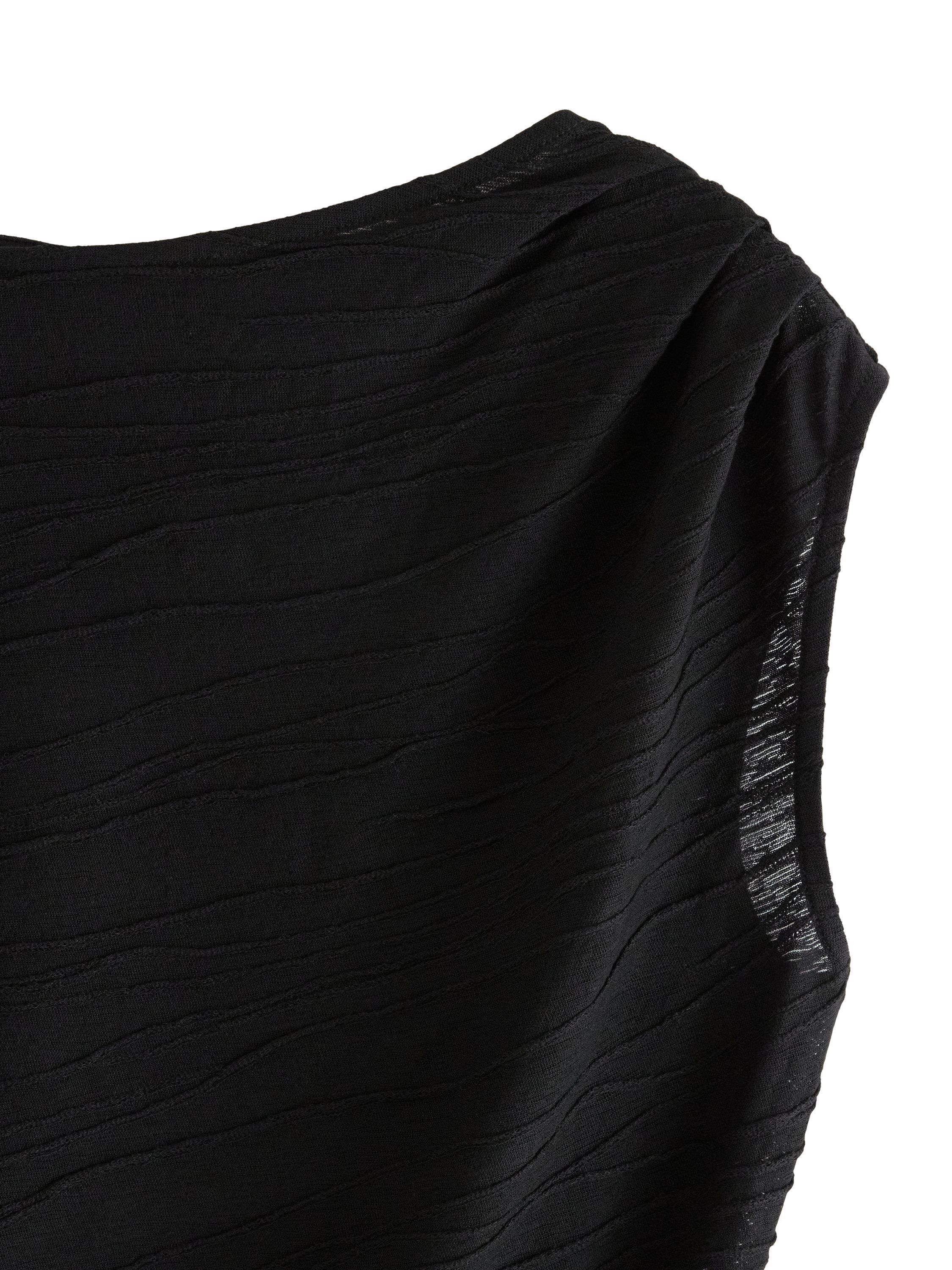 Ermel&oslash;s topp med rynker langs siden