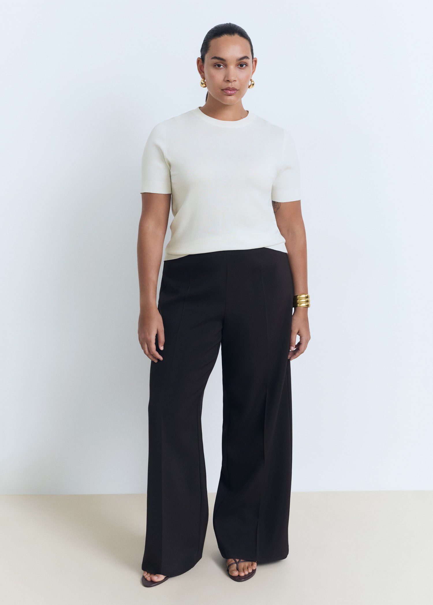 Short-sleeved fine-knit sweater