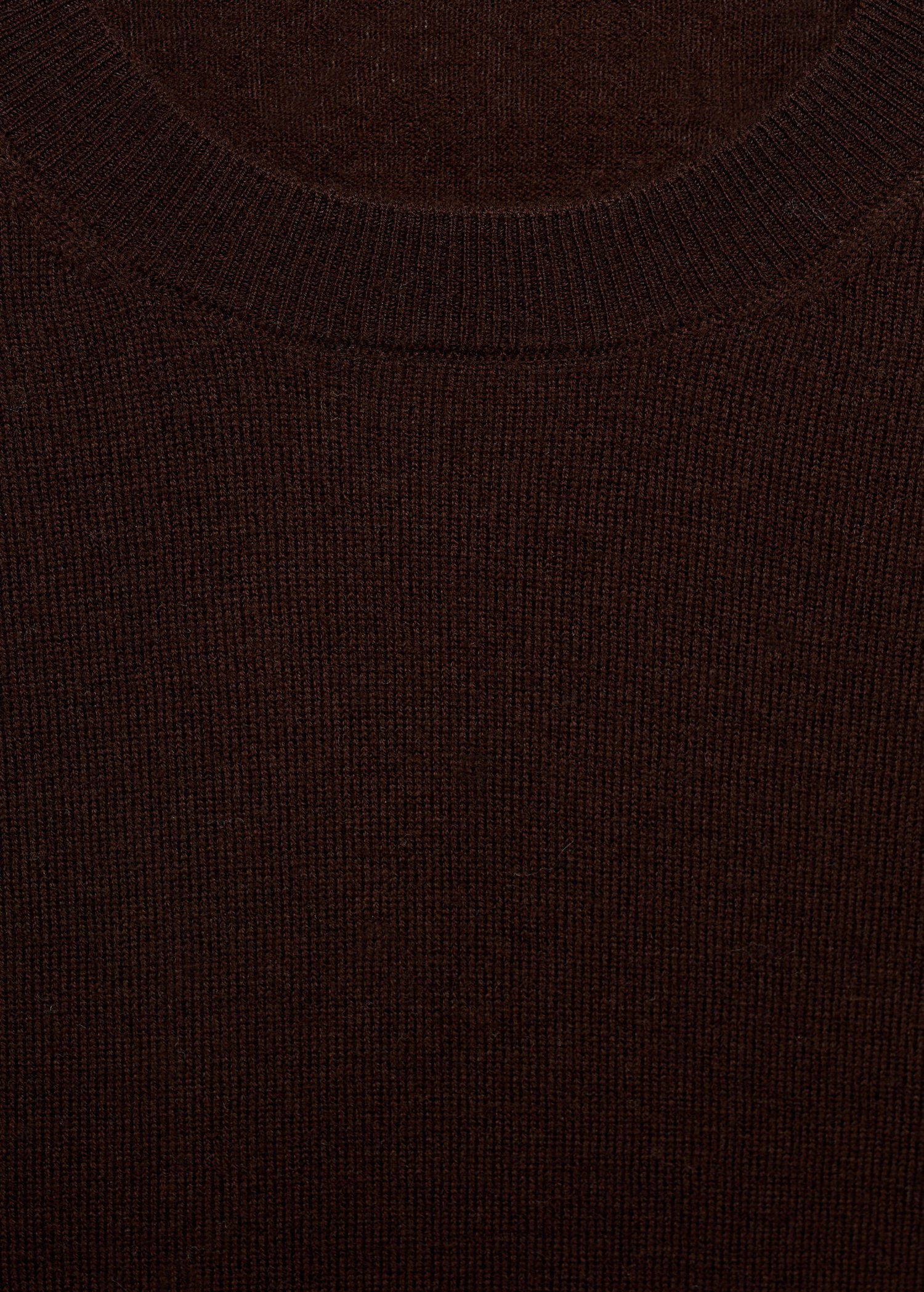 100% wool fine-knit sweater