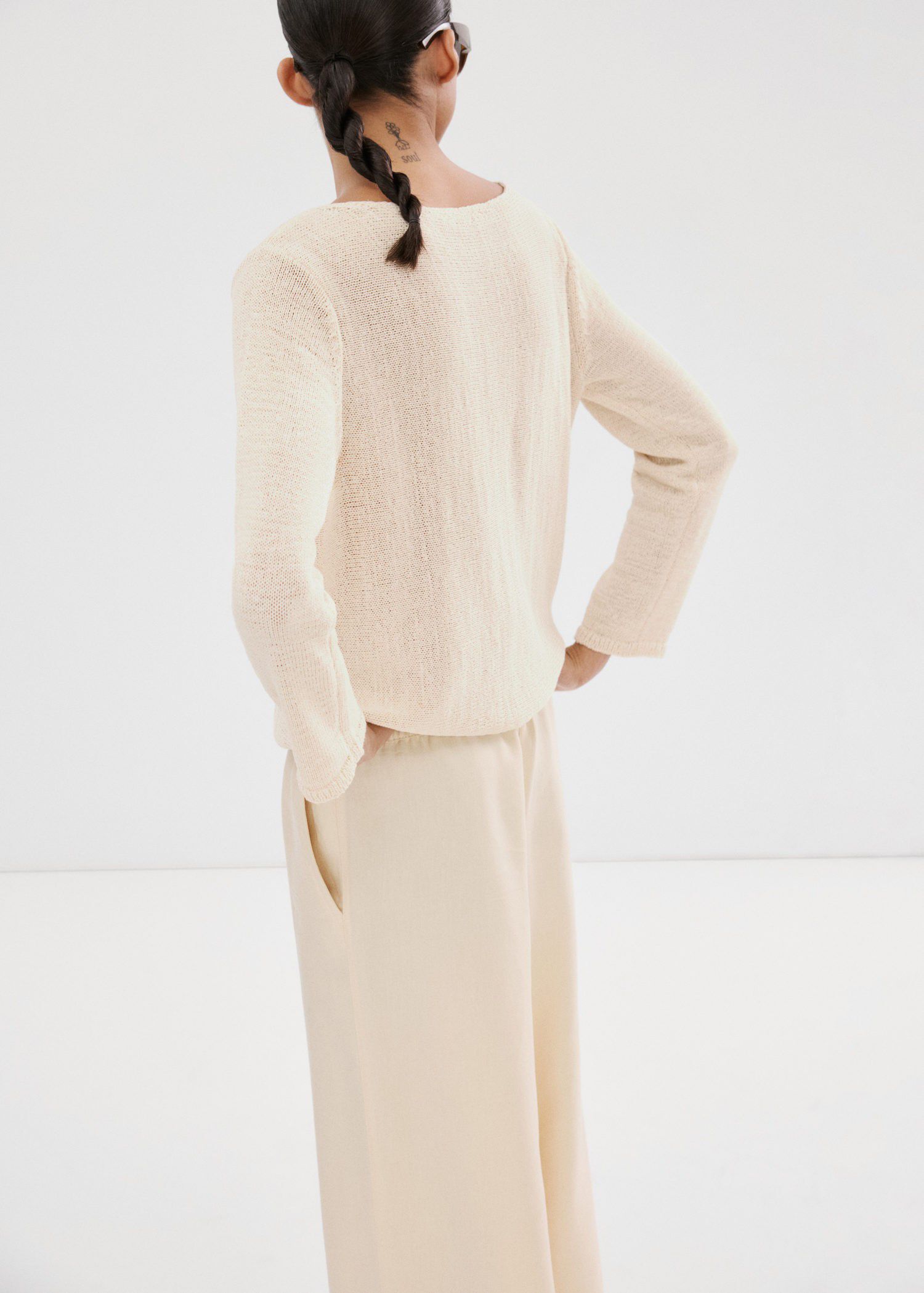 Long-sleeve knitted sweater