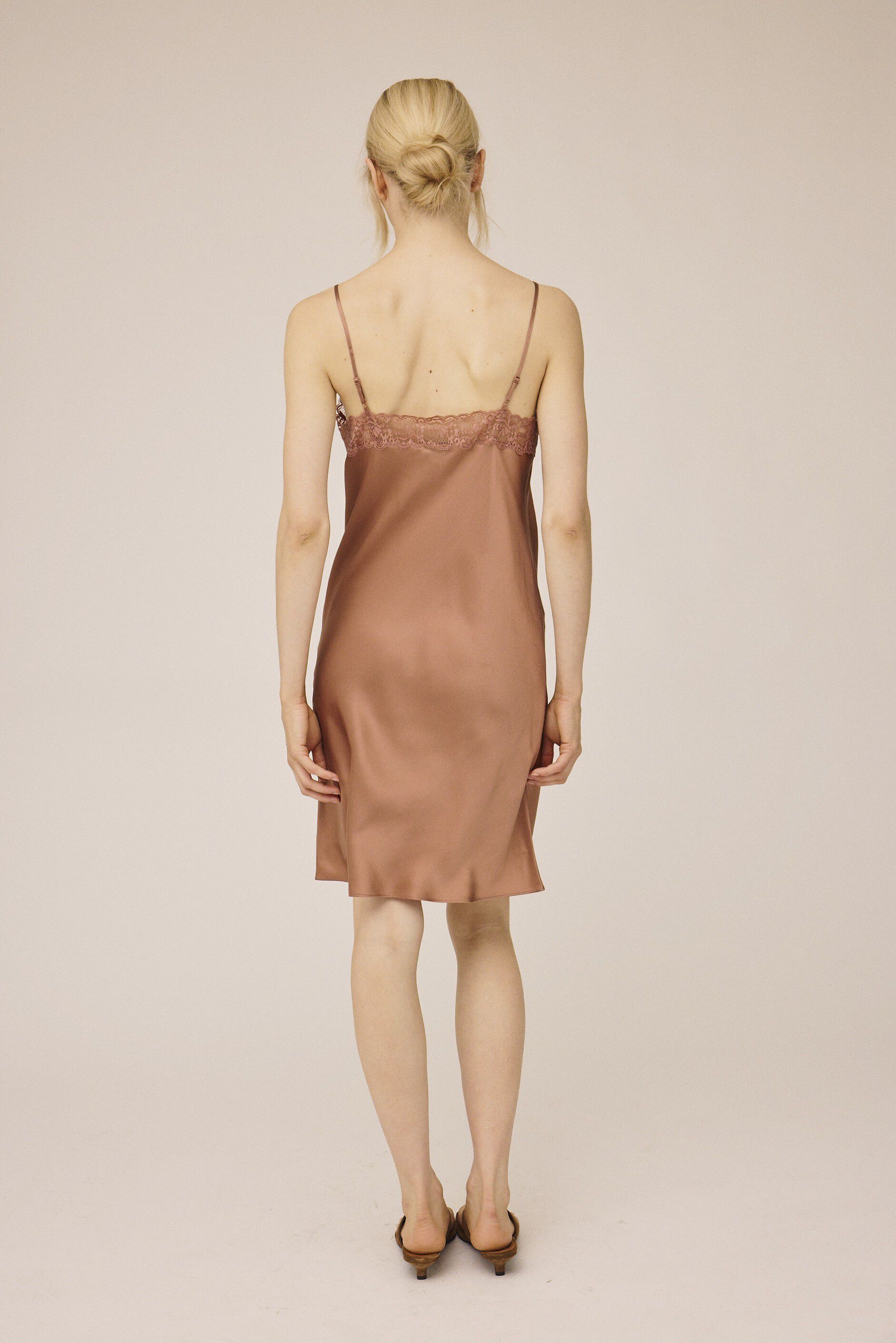 Moon 5 G - Slip Dress w. Lace, 100% Silk