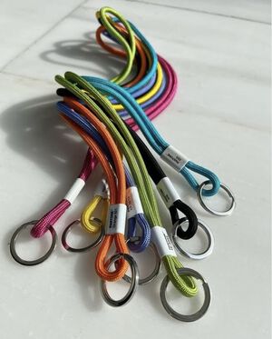 Pantone KEY CHAIN LONG Greenery 15-0343