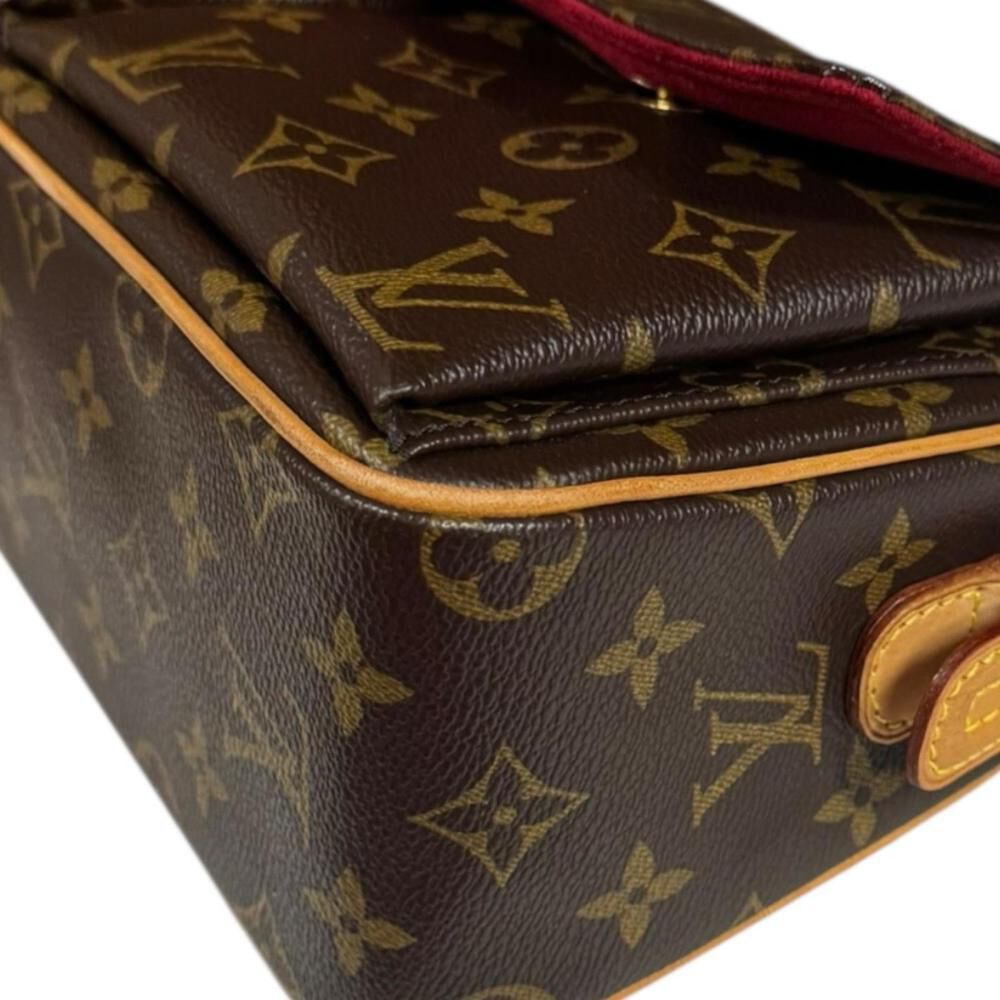 Louis Vuitton Shoulder Bags