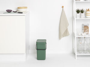 Affaldsspand m/låg sort.kon. 12 ltr