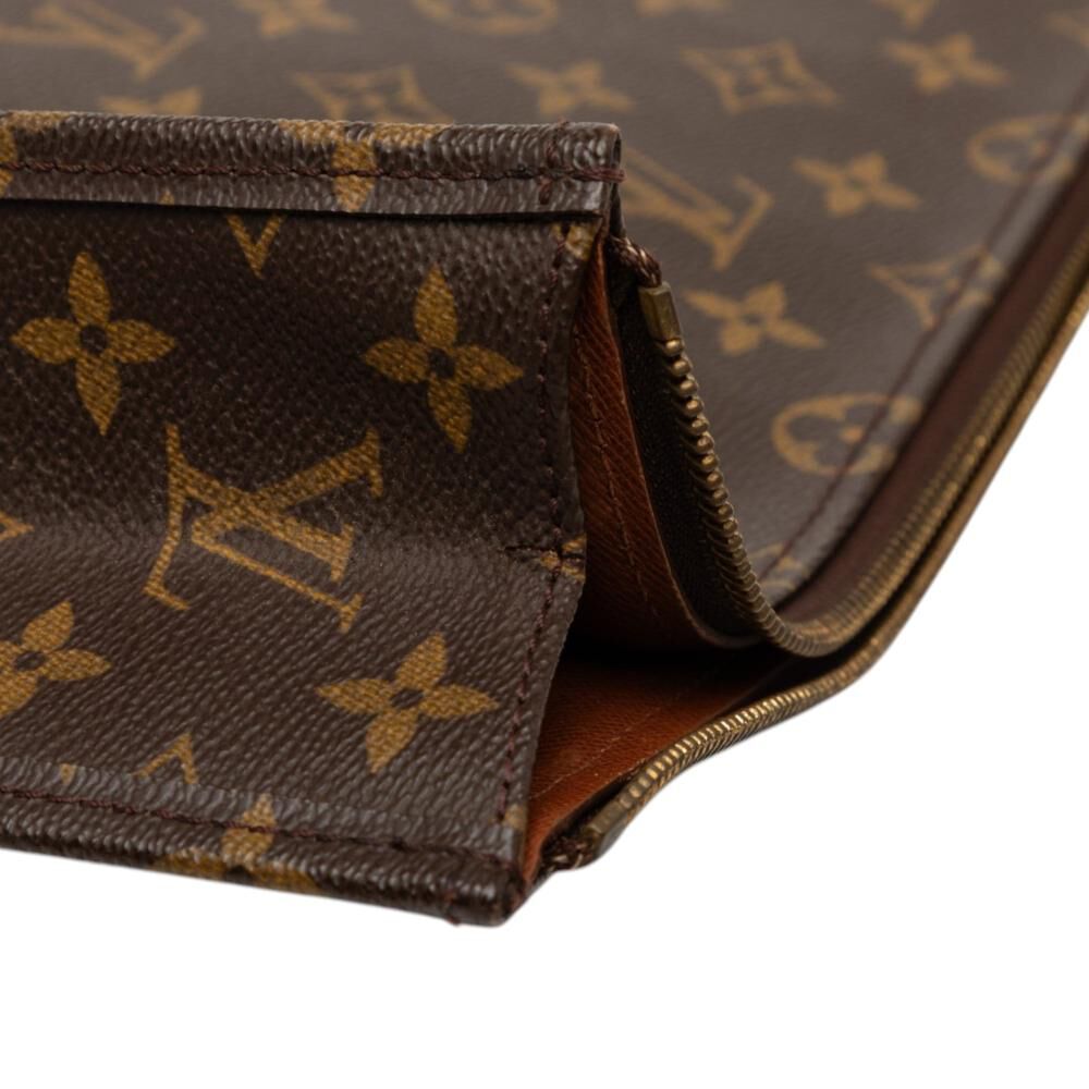 Louis Vuitton Clutch