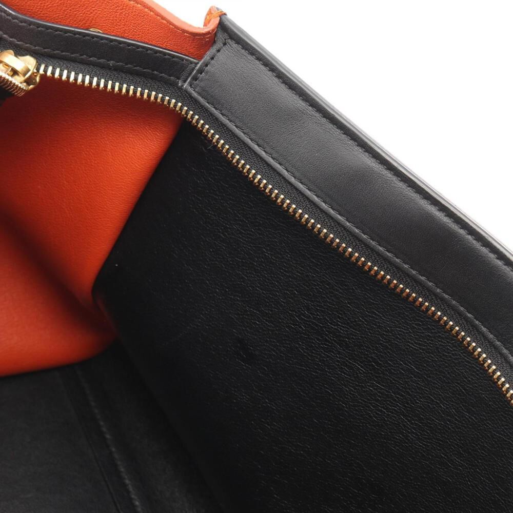 C&eacute;line Trapeze