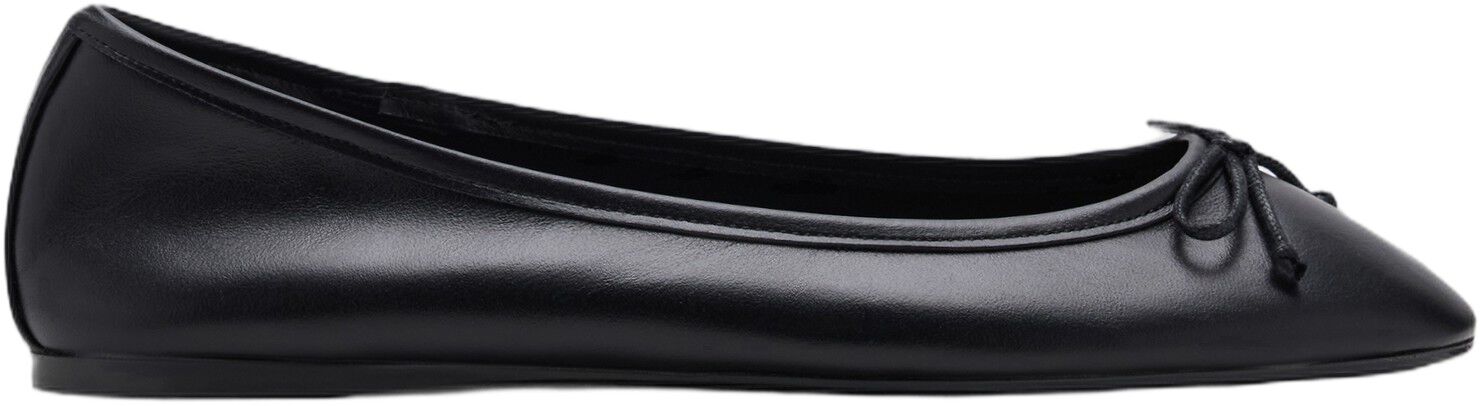 Leather ballet flats with bow