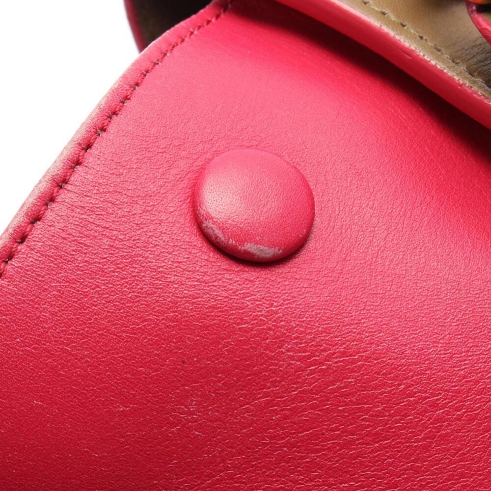 C&eacute;line Trapeze