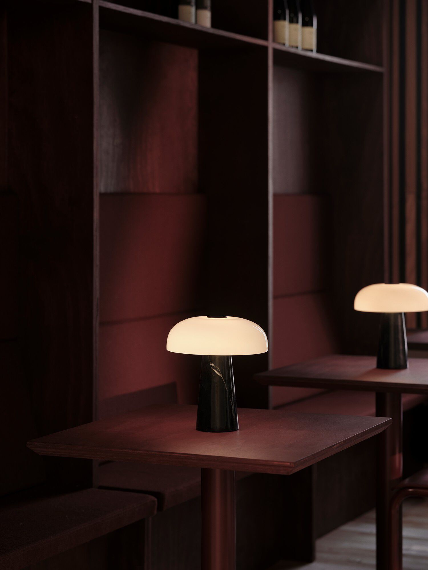 Glossy Mini Portable | Bordlampe | Sort