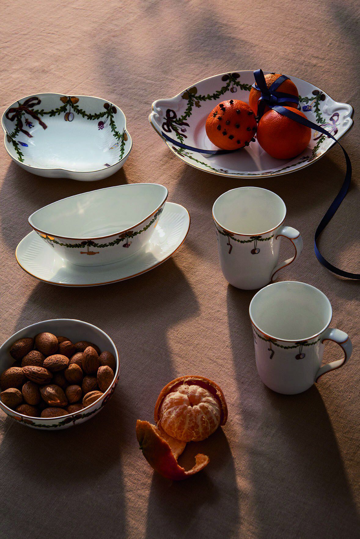 Star Fluted Christmas fat 22 cm