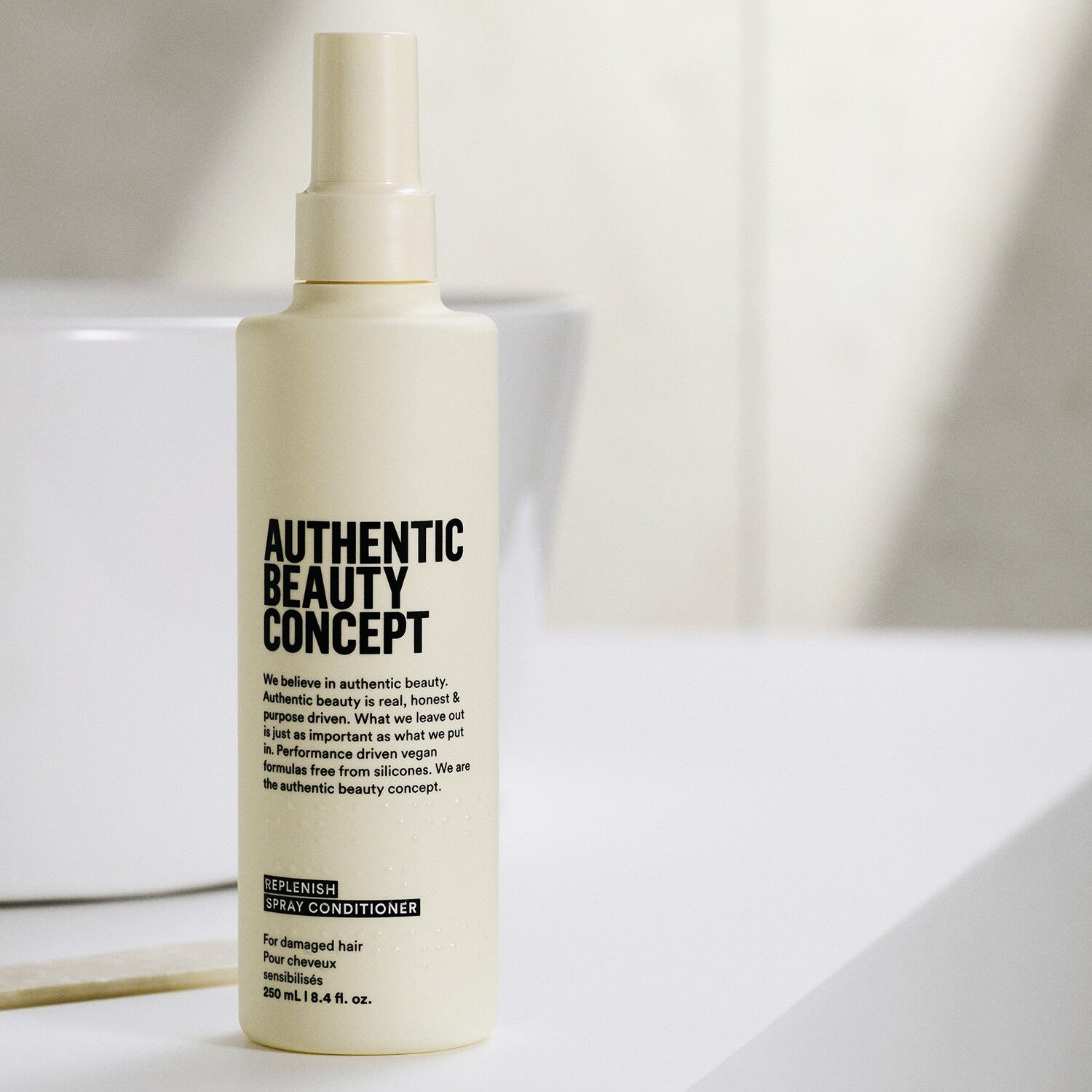 Replenish Spray Conditioner - Leave-in-behandling som reder ut och ger