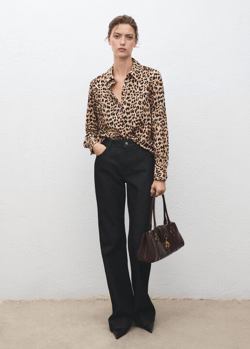 Fluid long-sleeved blouse