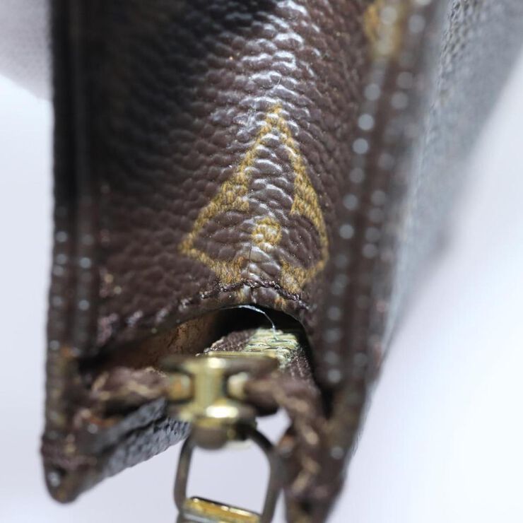 Louis Vuitton Poche Toilette