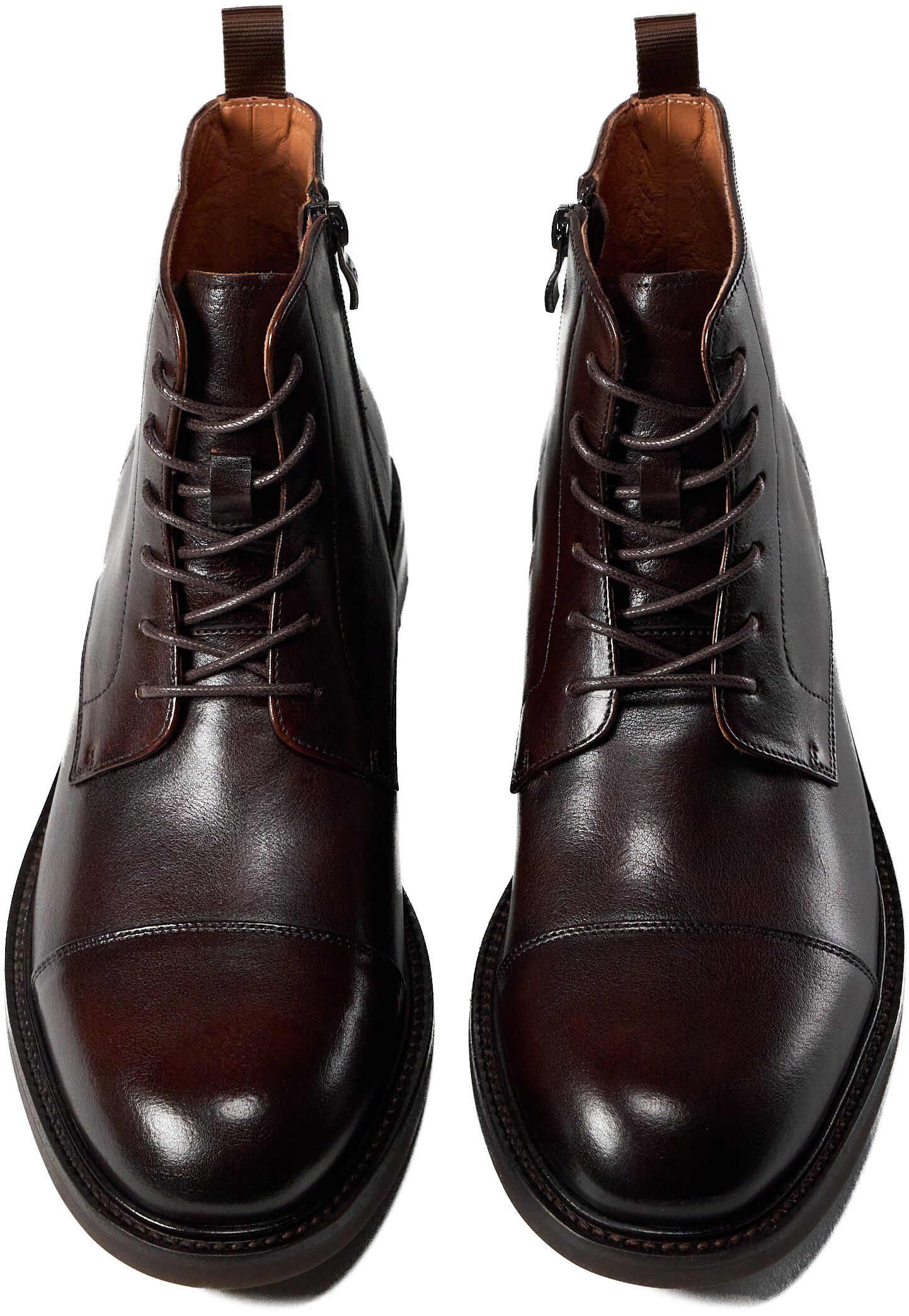 Laced boot