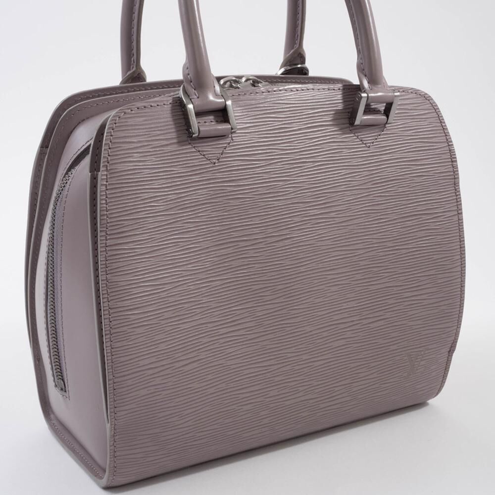Louis Vuitton Pont Neuf