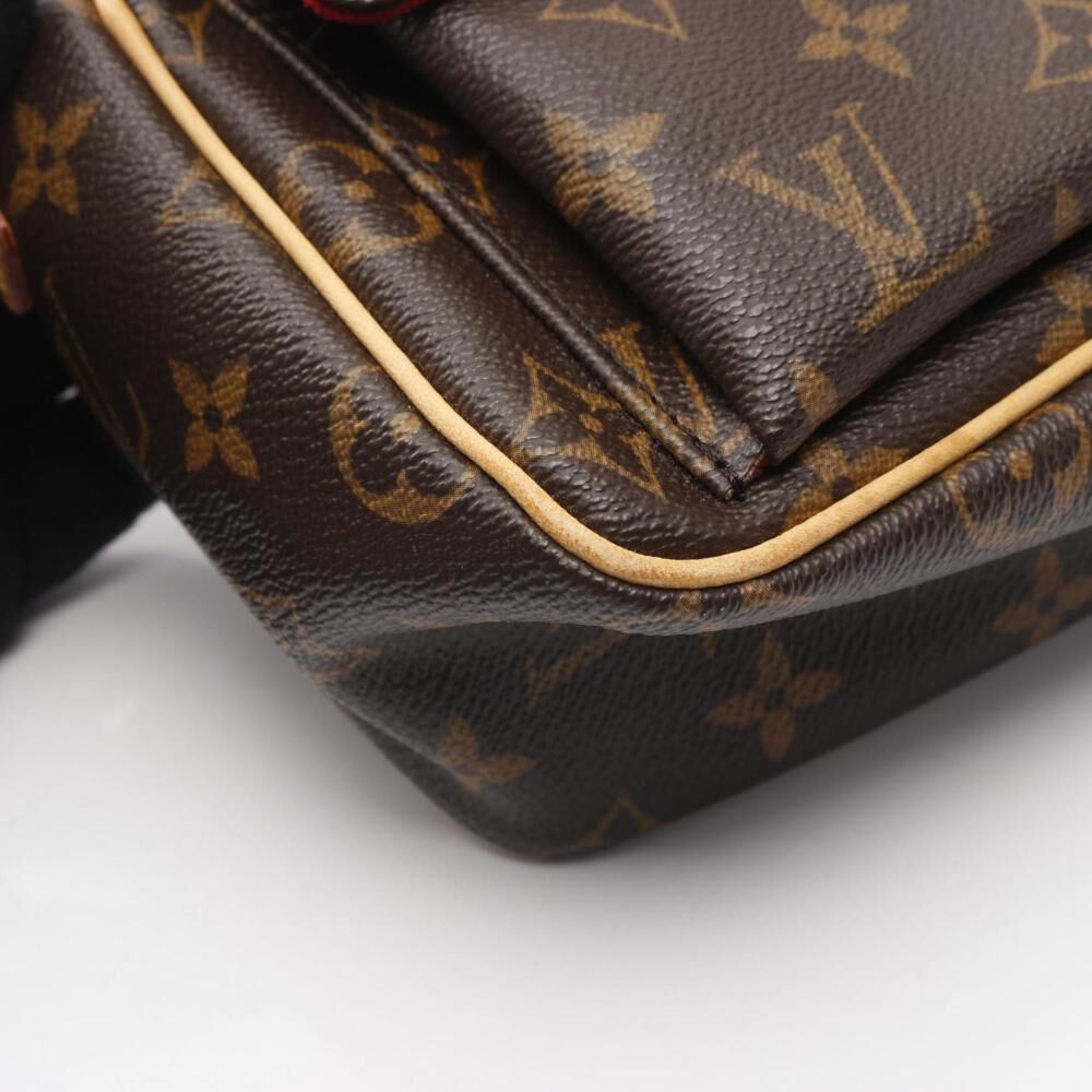 Louis Vuitton Shoulder Bags