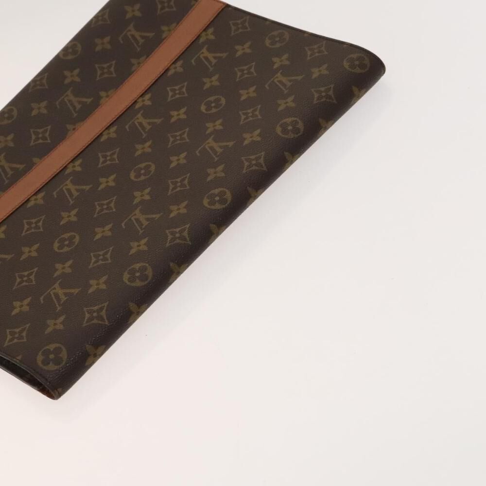 Louis Vuitton Clutch