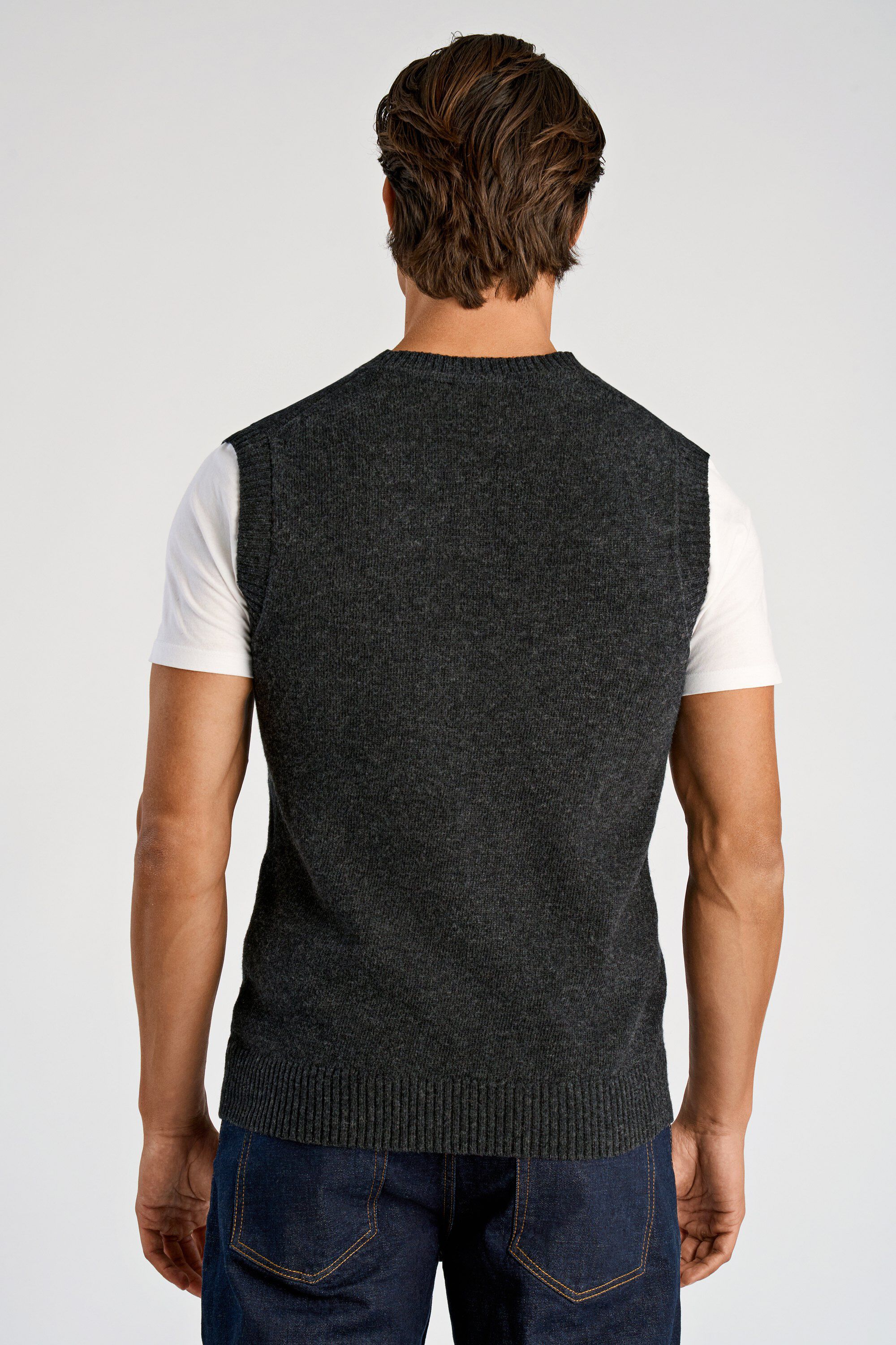 Lambswool v-neck slipover