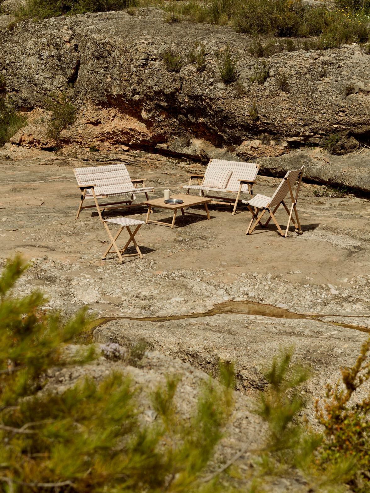 Outdoor Market Folding Sofa - Beige with red stripe -