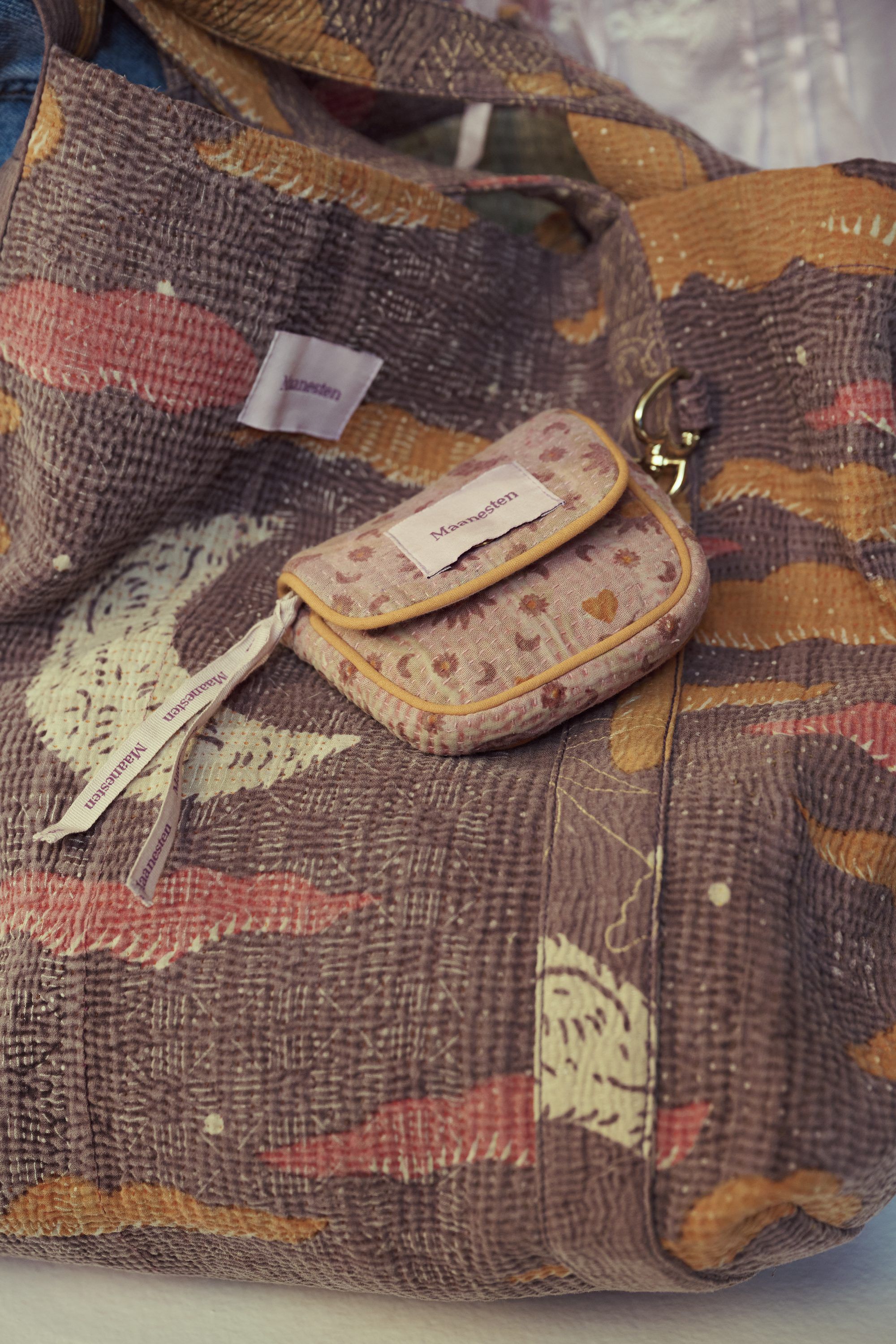 Elio Keychain Pouch