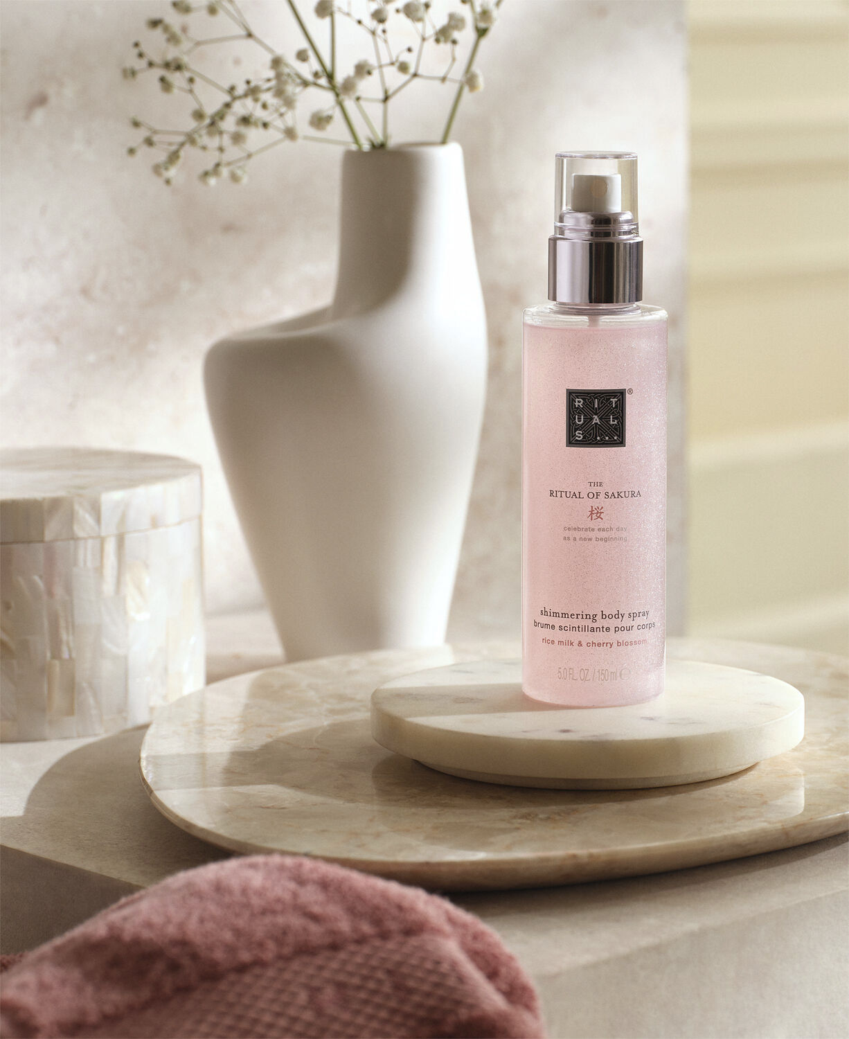 The Ritual of Sakura Shimmering Body Spray 150ml