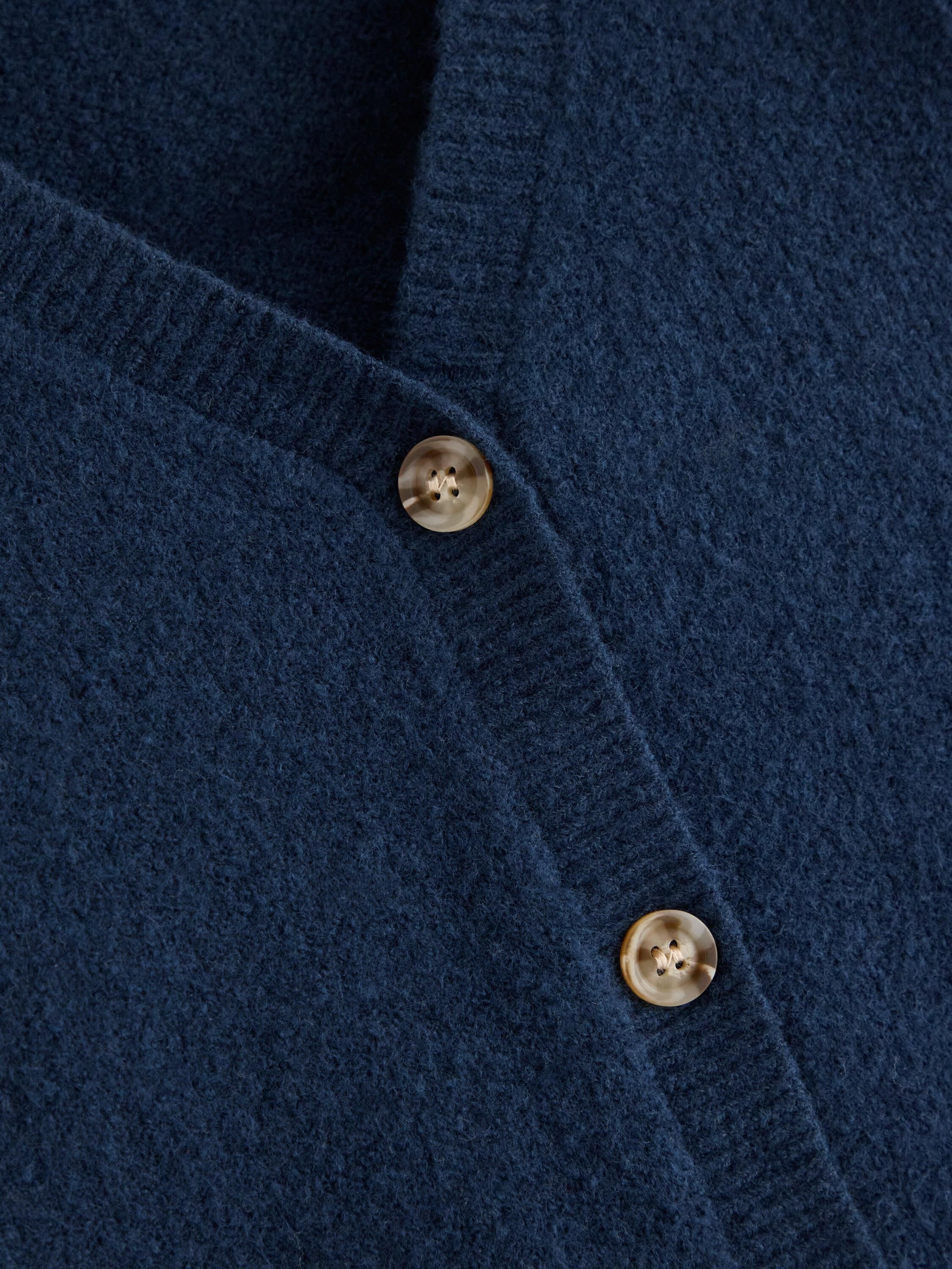 Strikket cardigan i bl&oslash;d bomuldsbla