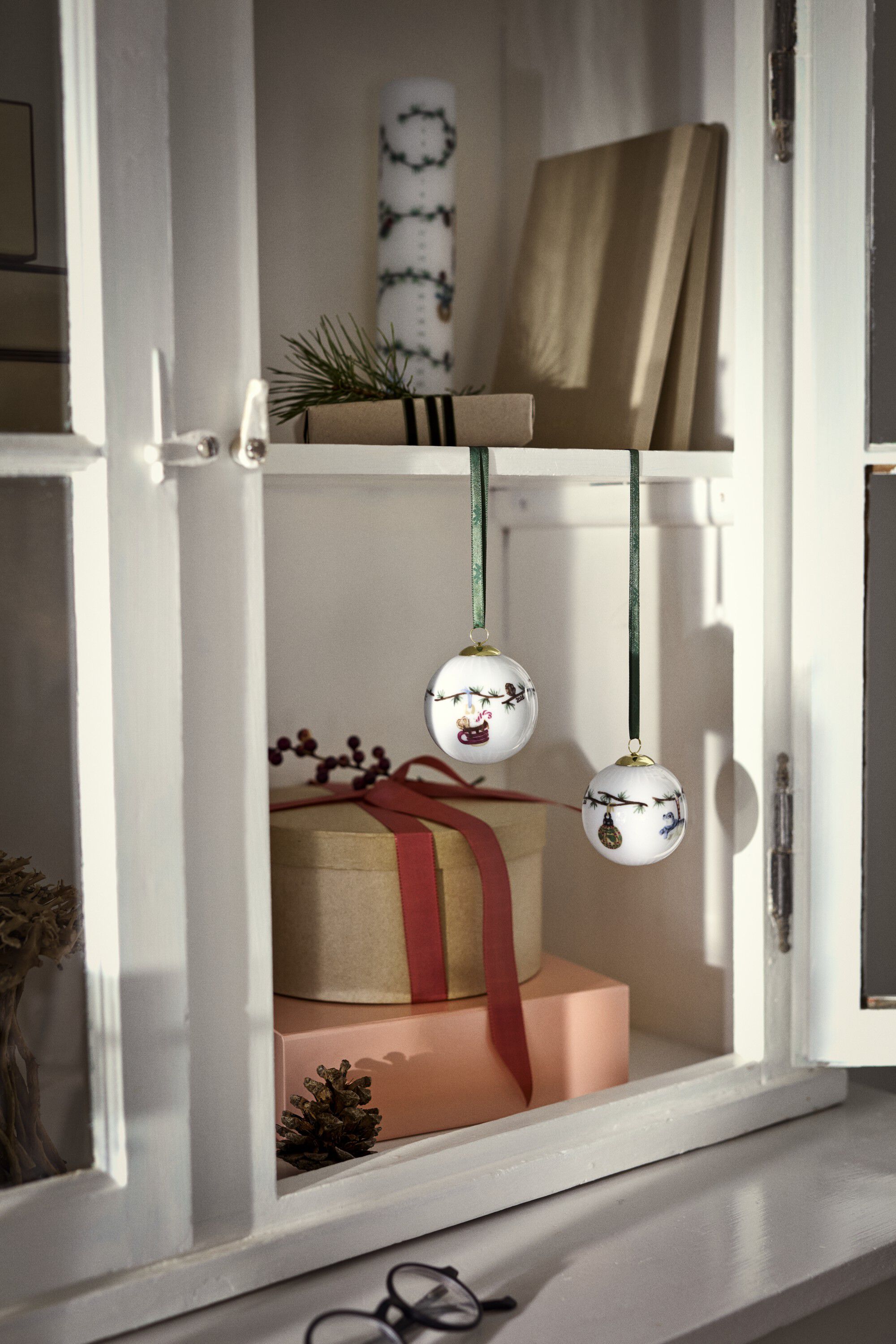 Hammersh&oslash;i Christmas Kugle 2026 &Oslash;6 cm hvid m. deko