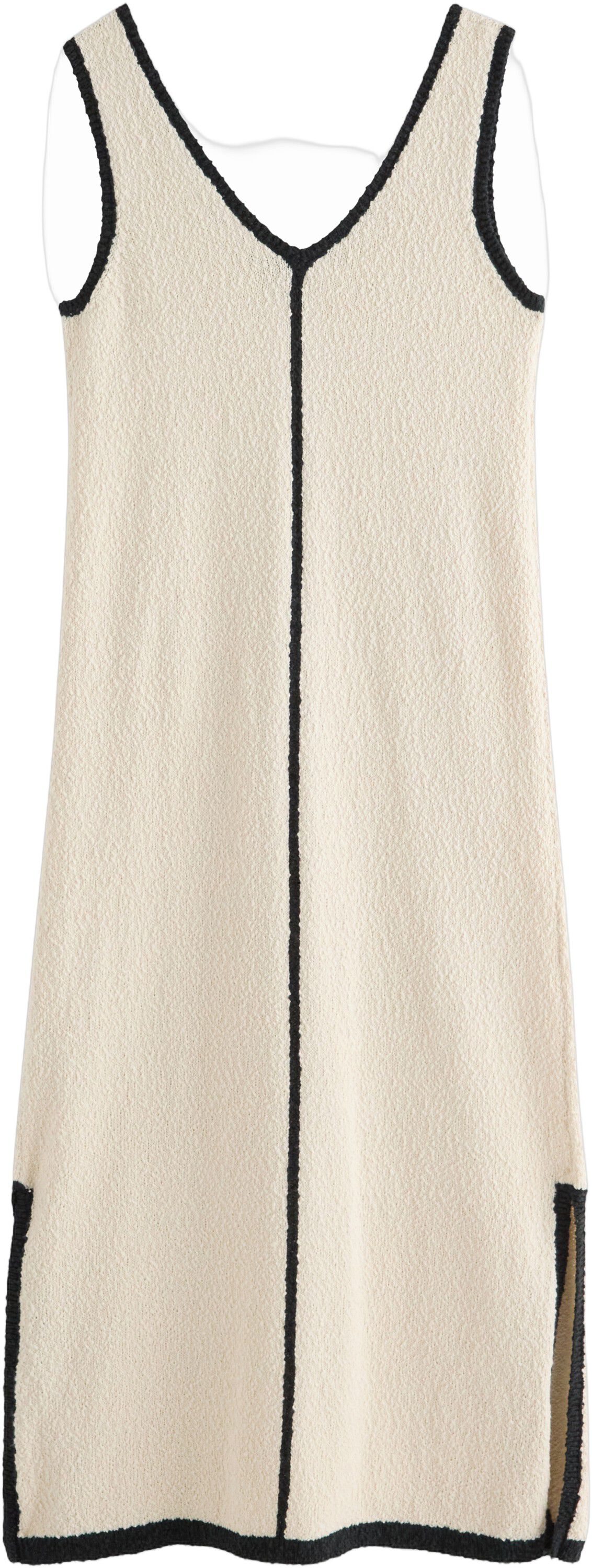 Soft knitted dress structured yarn