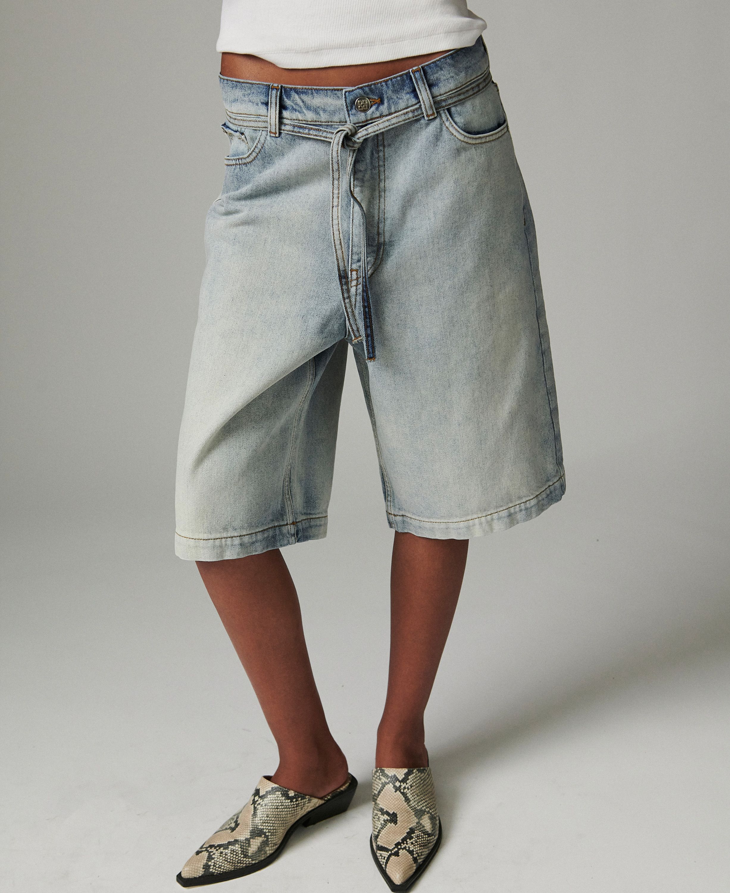 Elijah Shorts - Light Blue Washed
