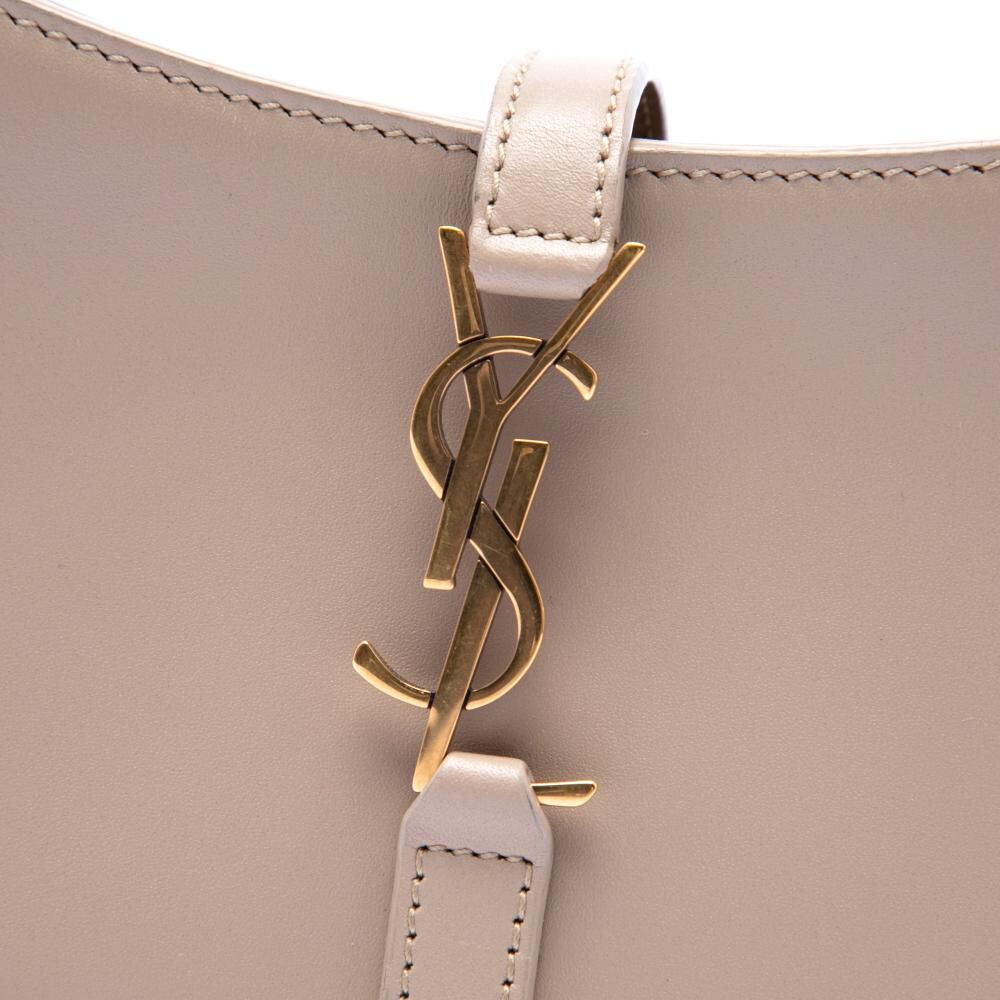 Yves Saint Laurent Shoulder Bag