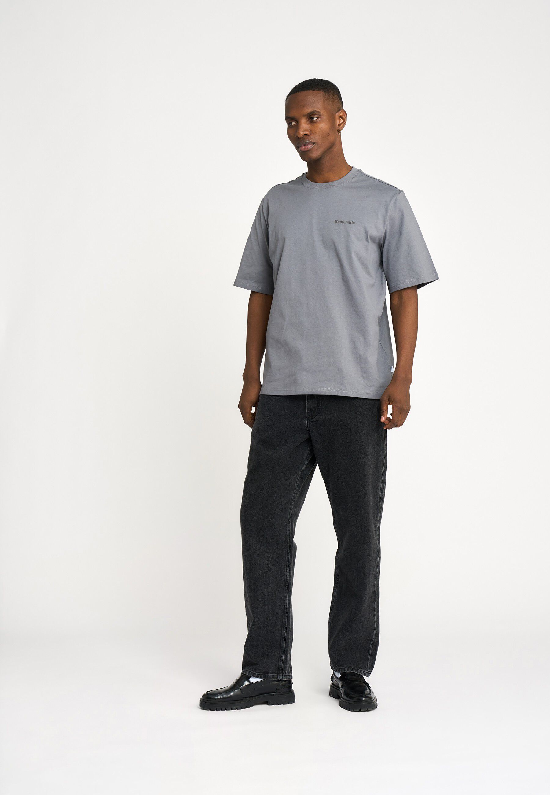 RTOWEN LOOSE FIT JEANS.