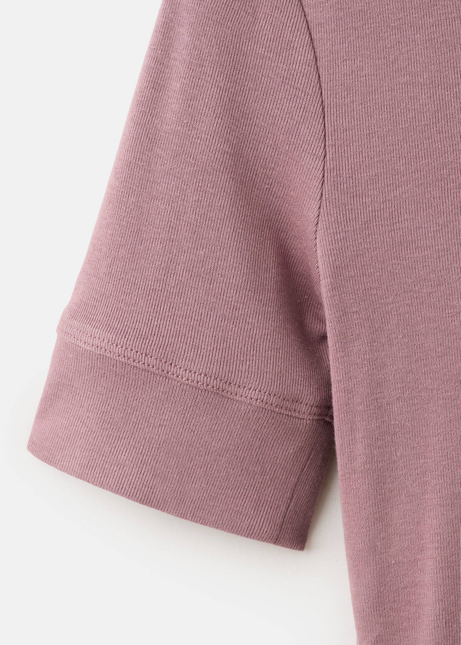 Short-sleeved fitted t-shirt